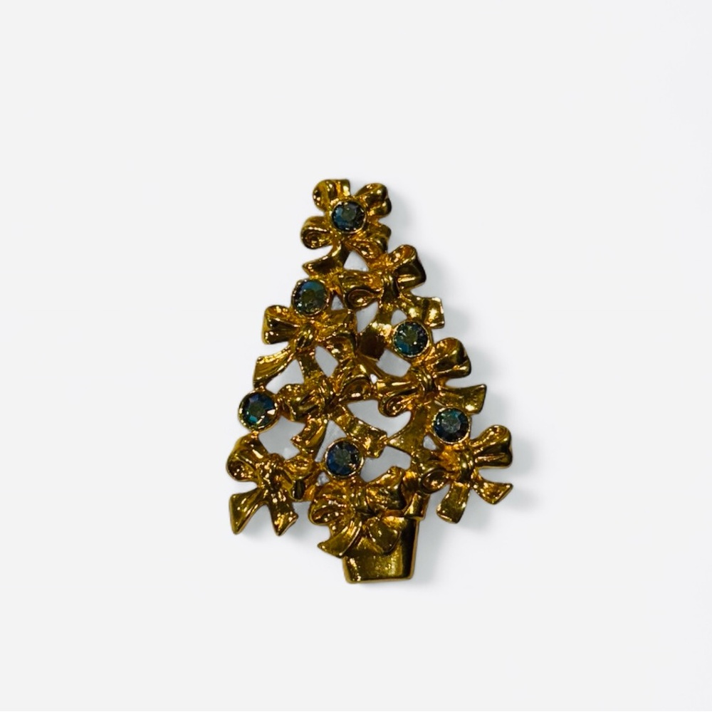 Vintage Avon Christmas Tree Brooch
